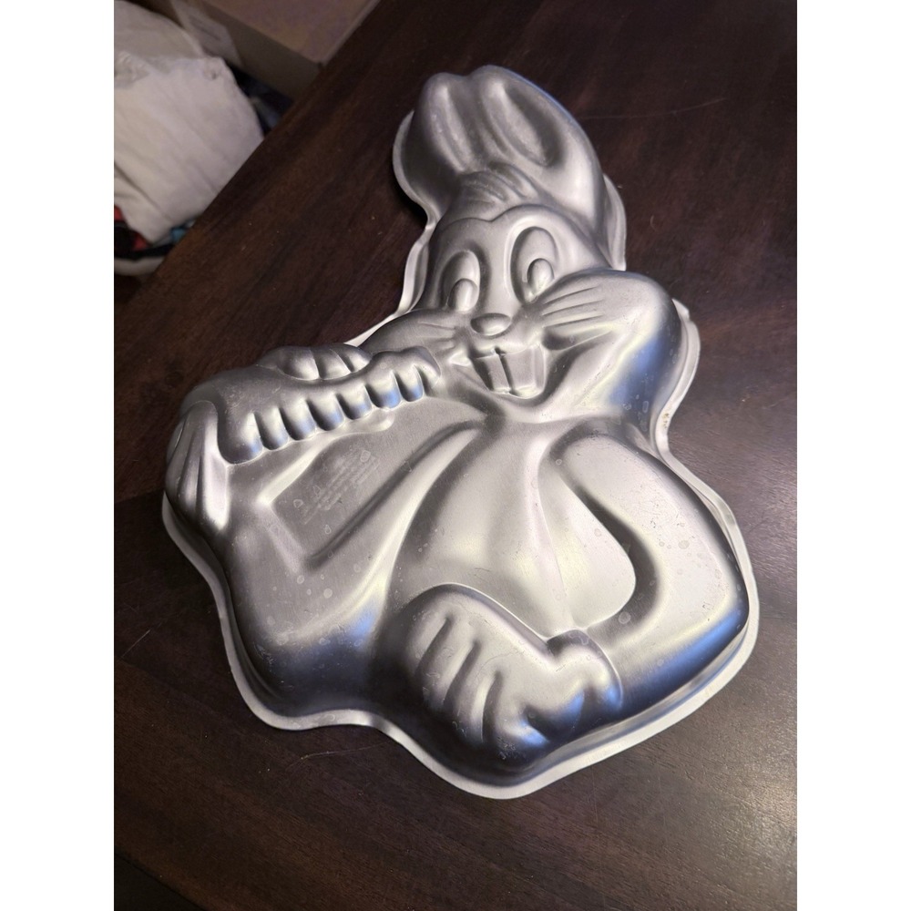 Vintage Wilton Bugs Bunny Cake Pan Mold 502-7598